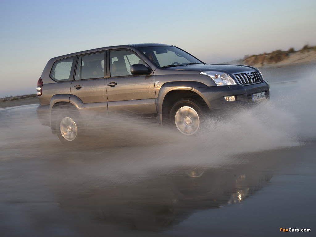 Photos of Toyota Land Cruiser Prado 5-door (J120W) 2007–09 (1024 x 768)