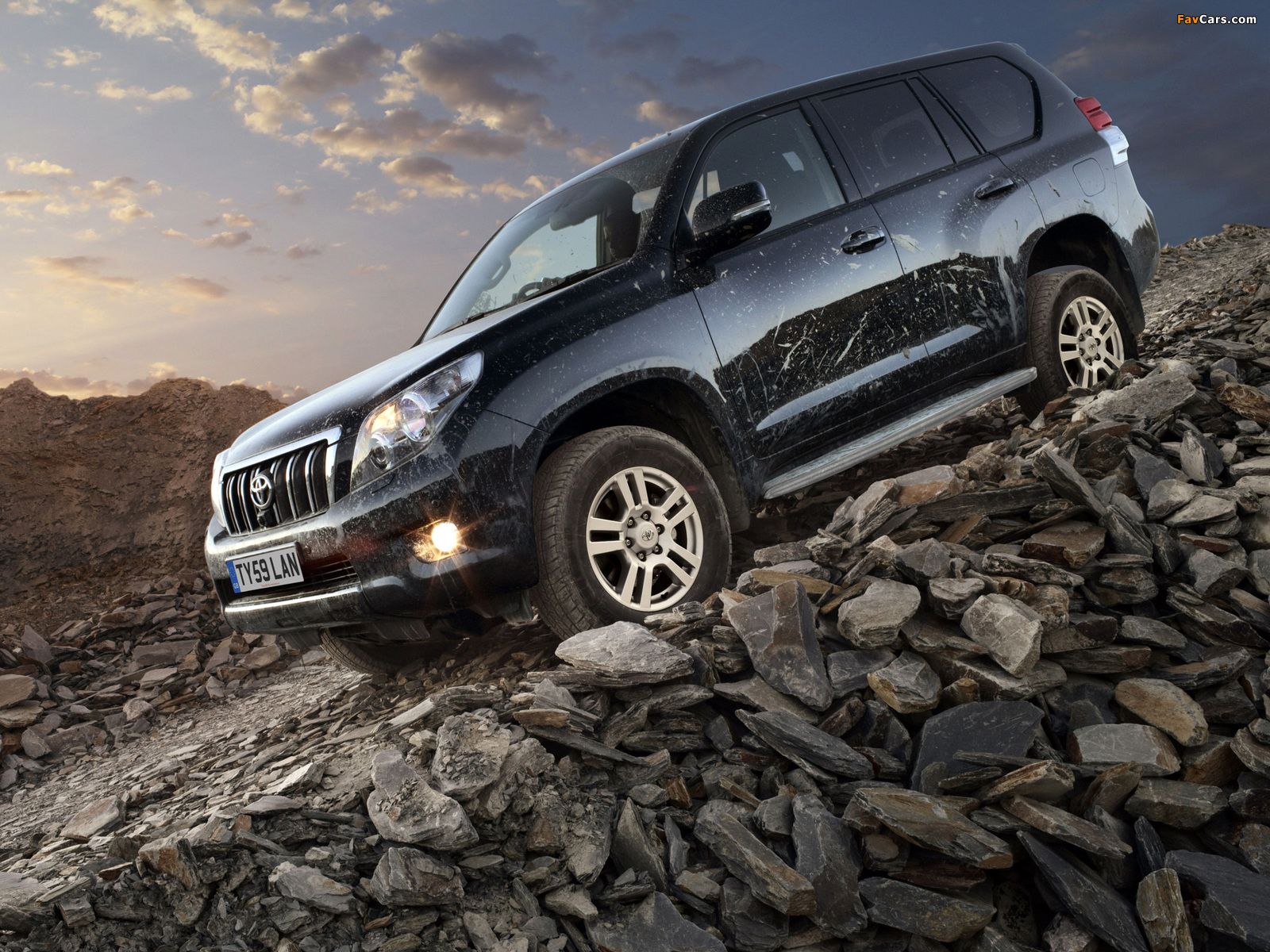 Photos of Toyota Land Cruiser Prado 5-door UK-spec (150) 2009 (1600 x 1200)