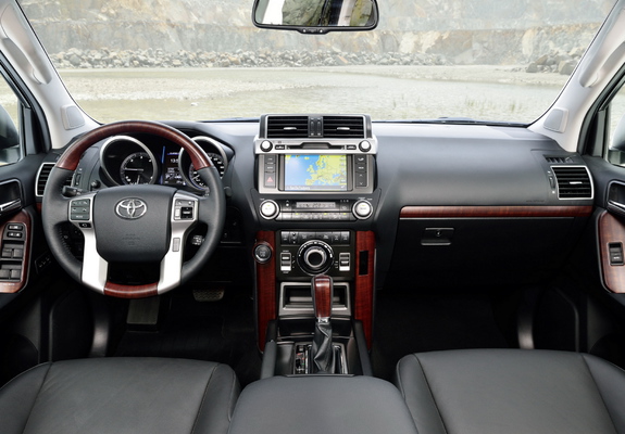 Photos of Toyota Land Cruiser (150) 2013