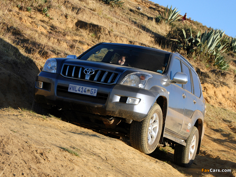 Photos of Toyota Land Cruiser Prado VX 5-door ZA-spec (J120W) 2003–09 (800 x 600)