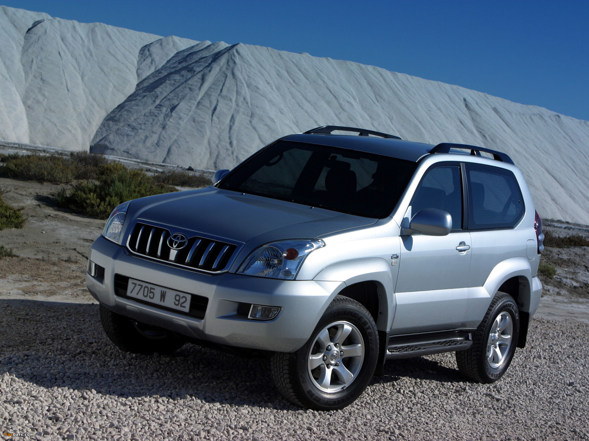 Pictures of Toyota Land Cruiser Prado 3-door (J125W) 2003–09 (2048 x 1536)