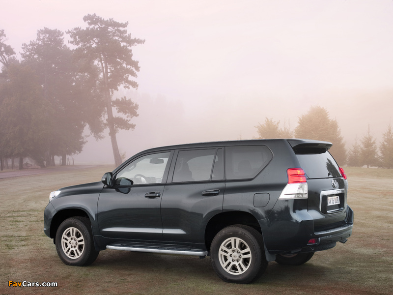 Pictures of Toyota Land Cruiser Prado 5-door (150) 2009 (800 x 600)