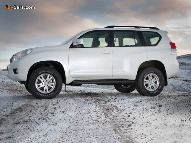 Pictures of Arctic Trucks Toyota Land Cruiser Prado AT33 (J150) 2009 (640 x 480)