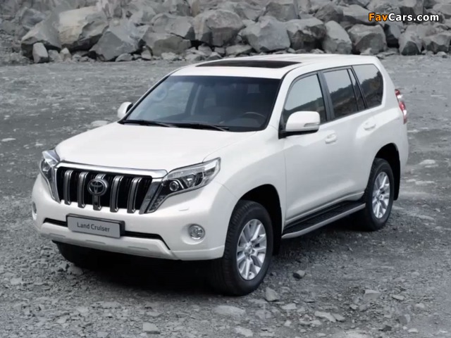 Pictures of Toyota Land Cruiser (150) 2013 (640 x 480)