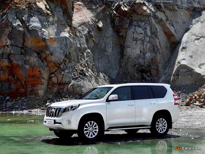 Pictures of Toyota Land Cruiser (150) 2013 (800 x 600)