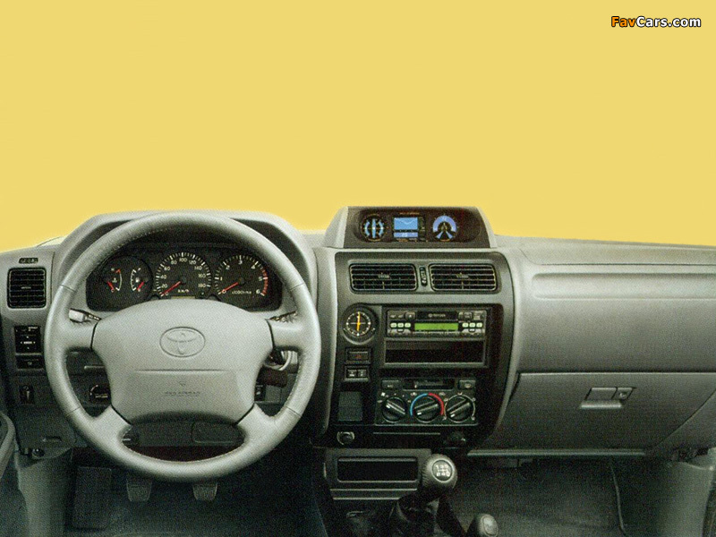 Toyota Land Cruiser 90 5-door (J95W) 1999–2002 photos (800 x 600)