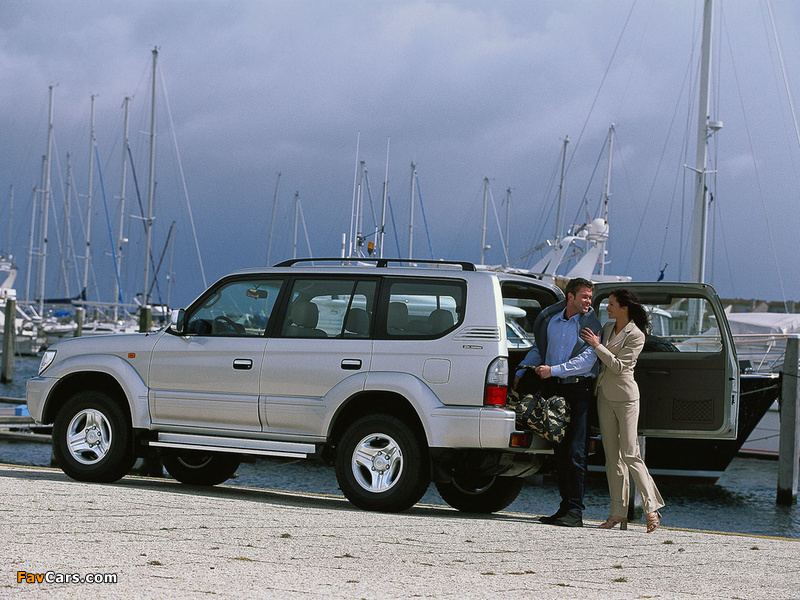 Toyota Land Cruiser 90 5-door 50th Anniversary (J95W) 2001 images (800 x 600)
