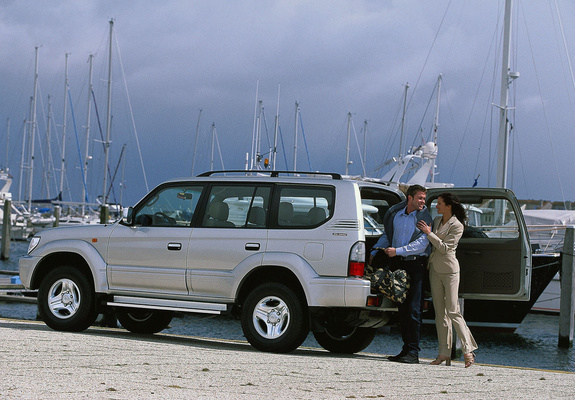 Toyota Land Cruiser 90 5-door 50th Anniversary (J95W) 2001 images
