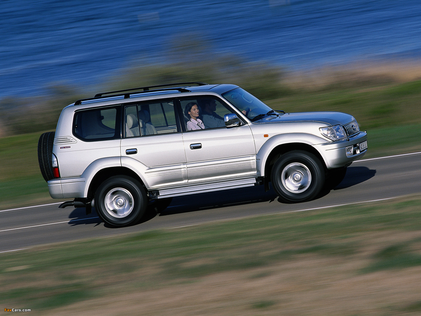 Toyota Land Cruiser 90 5-door 50th Anniversary (J95W) 2001 wallpapers (1600 x 1200)