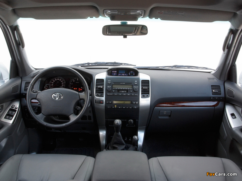 Toyota Land Cruiser Prado 5-door (J120W) 2003–07 pictures (800 x 600)