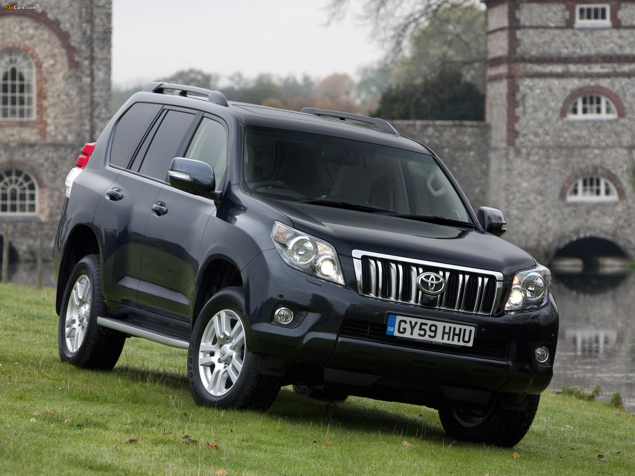 Toyota Land Cruiser Prado 5-door UK-spec (150) 2009 images (2048 x 1536)