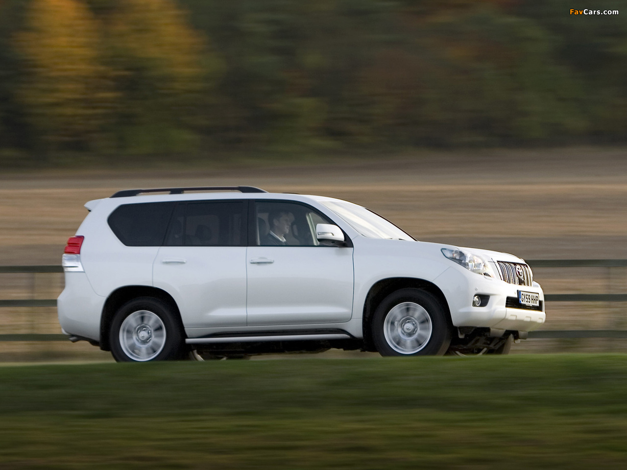 Toyota Land Cruiser Prado 5-door UK-spec (150) 2009 photos (1280 x 960)