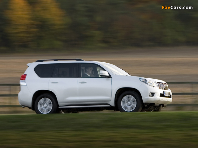 Toyota Land Cruiser Prado 5-door UK-spec (150) 2009 photos (640 x 480)