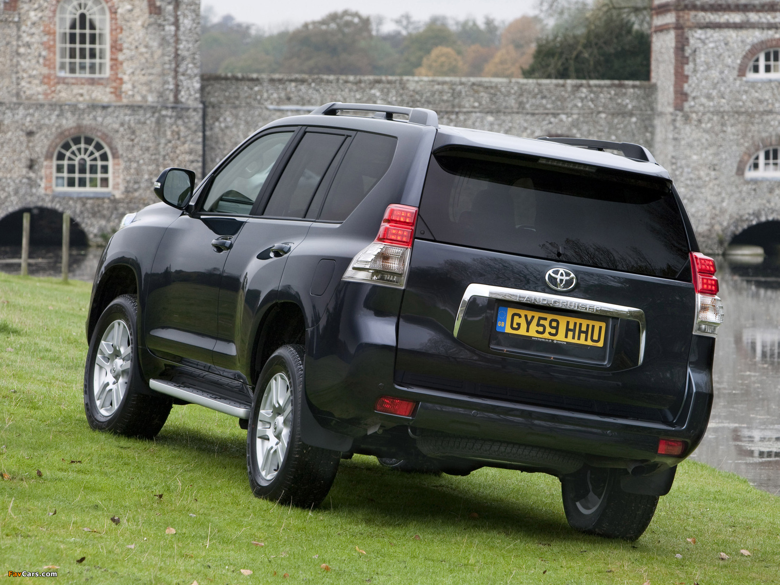 Toyota Land Cruiser Prado 5-door UK-spec (150) 2009 photos (1600 x 1200)