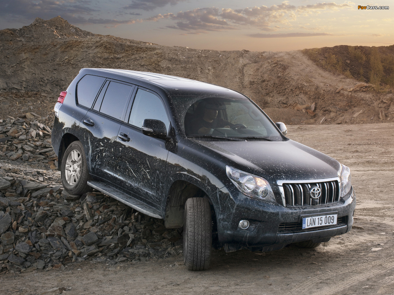 Toyota Land Cruiser Prado 5-door (150) 2009 pictures (1280 x 960)