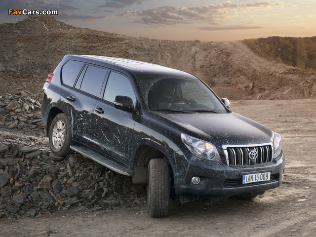 Toyota Land Cruiser Prado 5-door (150) 2009 pictures (640 x 480)