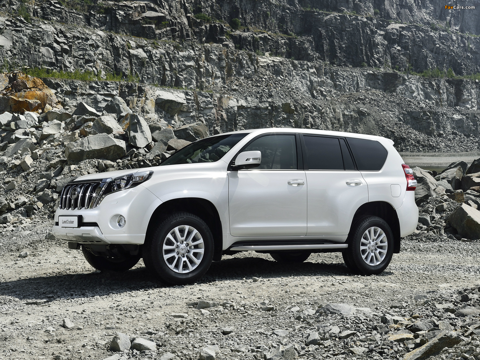 Toyota Land Cruiser (150) 2013 photos (1600 x 1200)