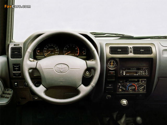 Toyota Land Cruiser 90 5-door (J95W) 1996–99 images (640 x 480)