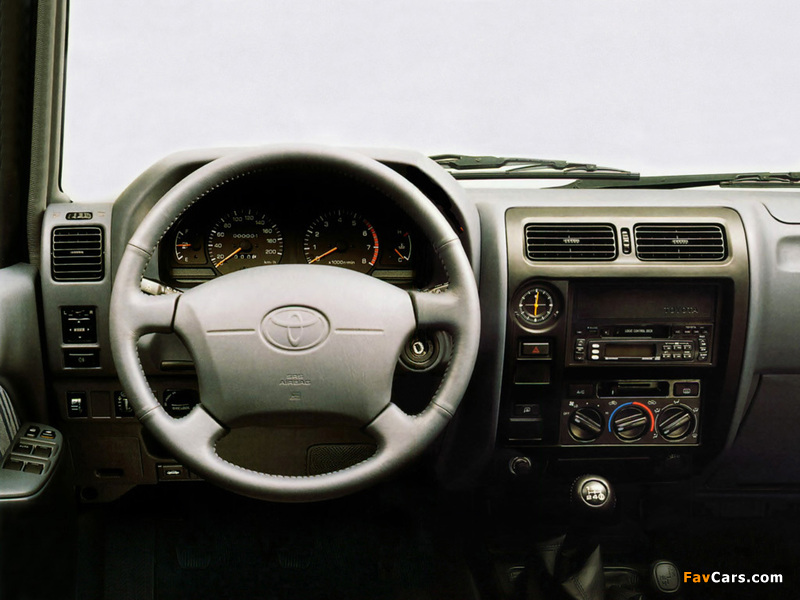 Toyota Land Cruiser 90 5-door (J95W) 1996–99 images (800 x 600)