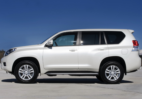 Toyota Land Cruiser R-Edition (150) 2010 images