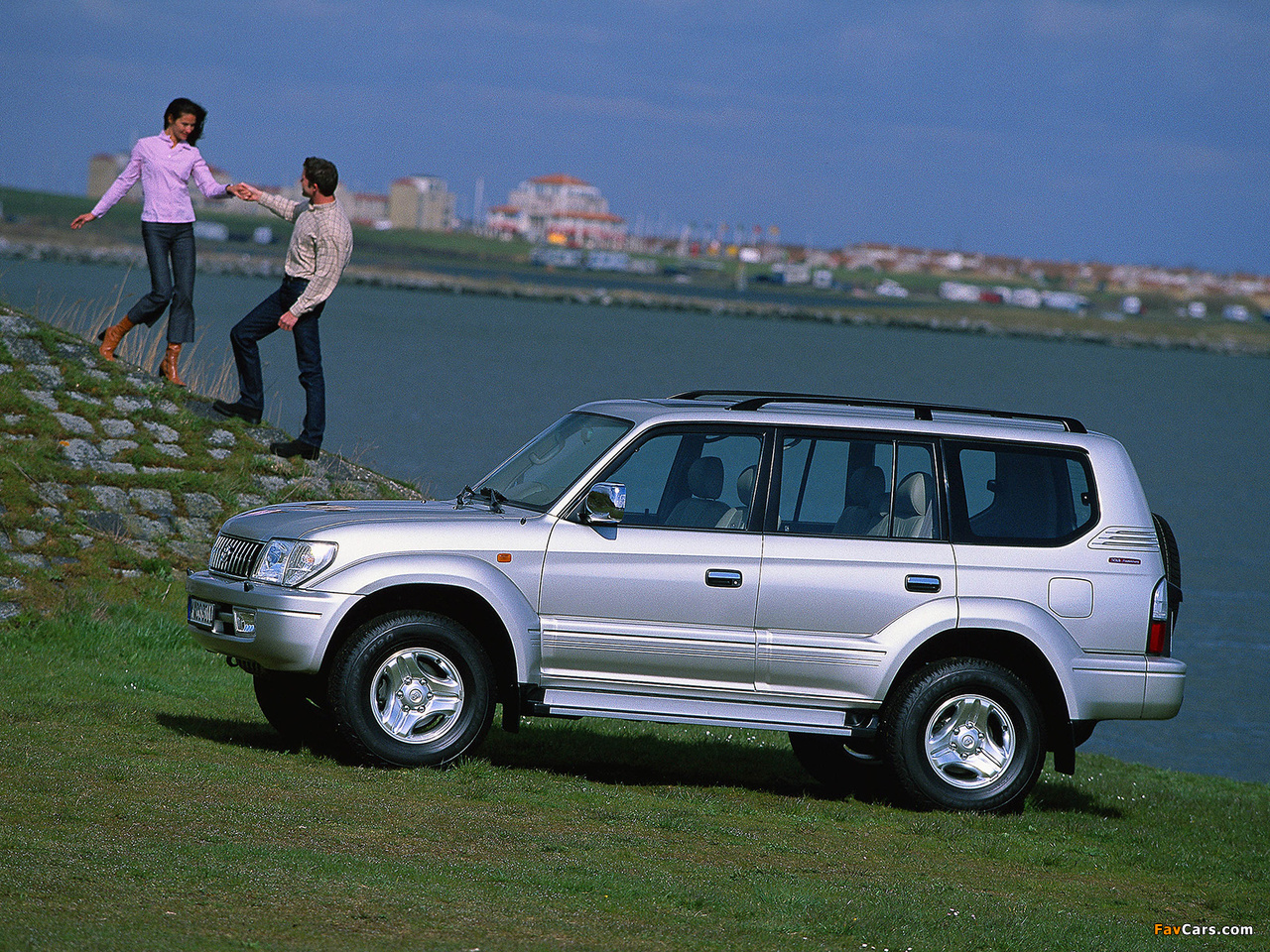 Toyota Land Cruiser 90 5-door 50th Anniversary (J95W) 2001 wallpapers (1280 x 960)