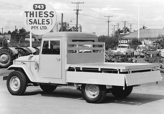Images of Toyota Land Cruiser Pickup (FJ25) 1958–60