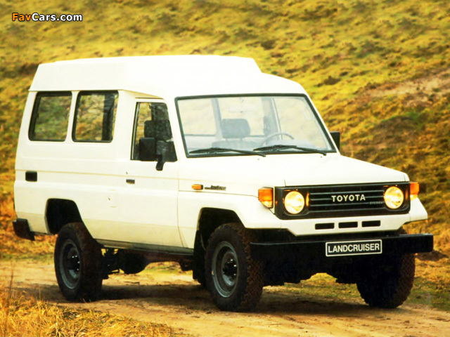 Images of Toyota Land Cruiser High Roof (J75) 1986–90 (640 x 480)