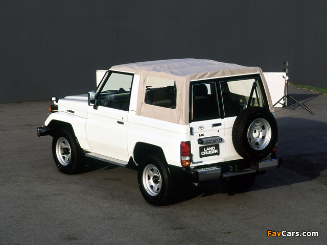 Images of Toyota Land Cruiser (PZJ70) 1990–98 (640 x 480)