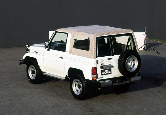 Images of Toyota Land Cruiser (PZJ70) 1990–98