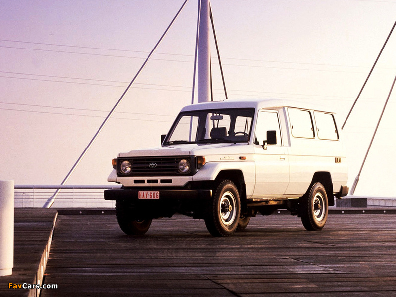 Images of Toyota Land Cruiser (J78) 1990–98 (800 x 600)