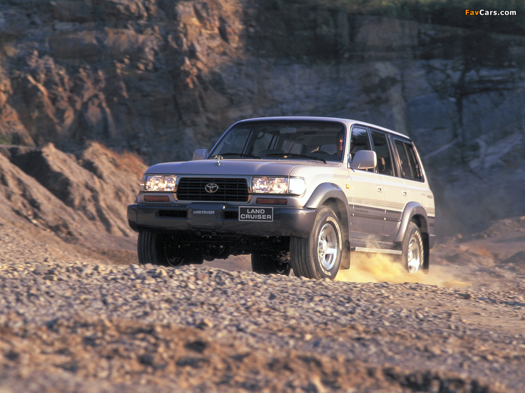 Images of Toyota Land Cruiser 80 VX-R UAE-spec (HZ81V) 1995–97 (1024 x 768)