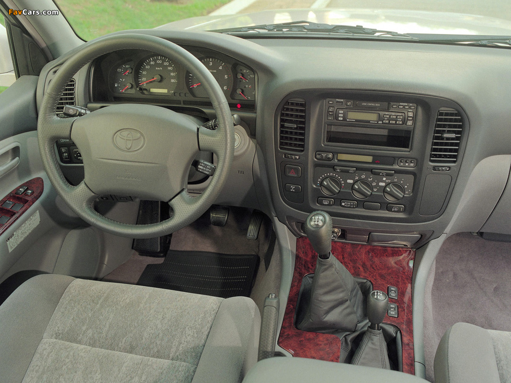 Images of Toyota Land Cruiser 100 VX (J100-101) 1998–2002 (1024 x 768)