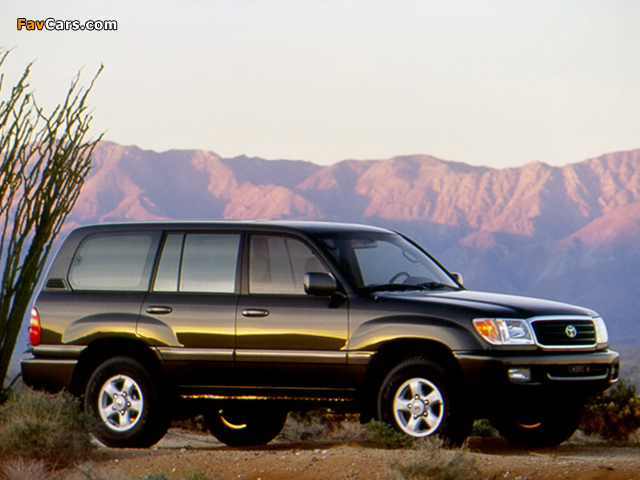 Images of Toyota Land Cruiser 100 US-spec (UZJ100W) 1998–2002 (640 x 480)