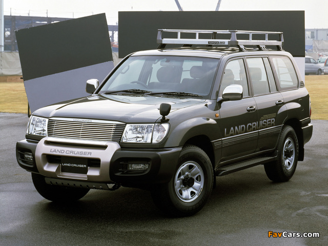 Images of Toyota Land Cruiser 100 VX Off Road Version (J100-101) 1998–2002 (640 x 480)