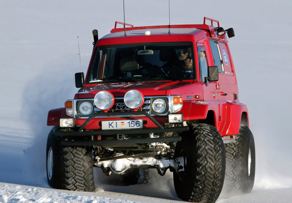 Images of Arctic Trucks Toyota Land Cruiser Troop Carrier AT44 (J78) 1999–2007