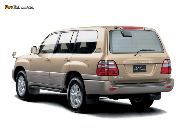 Images of Toyota Land Cruiser 100 Van VX JP-spec (J100-101) 2002–05 (640 x 480)