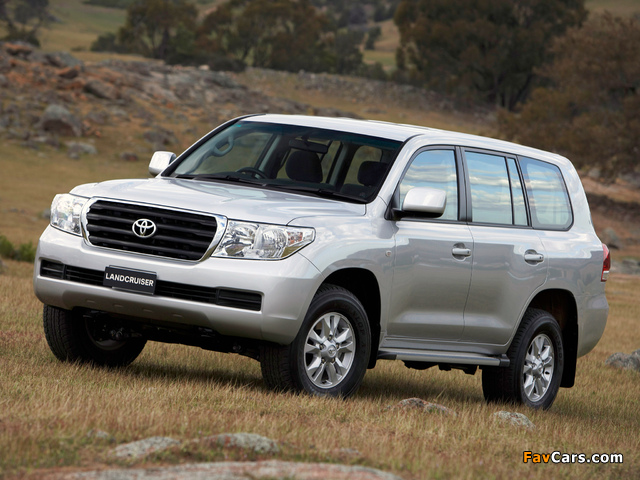 Images of Toyota Land Cruiser 200 GXL AU-spec (UZJ200) 2007–12 (640 x 480)