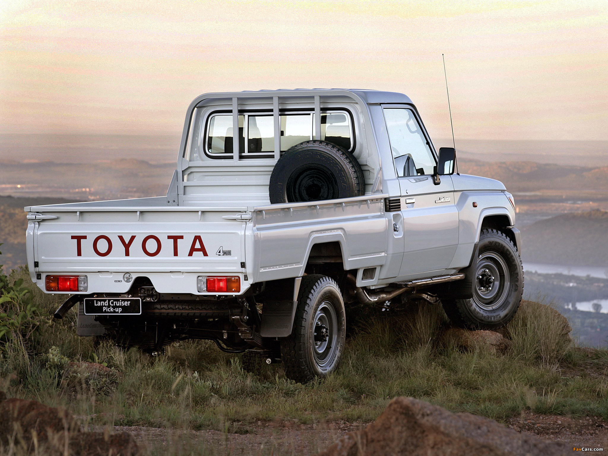 Images of Toyota Land Cruiser Pickup ZA-spec (J79) 2007 (2048 x 1536)