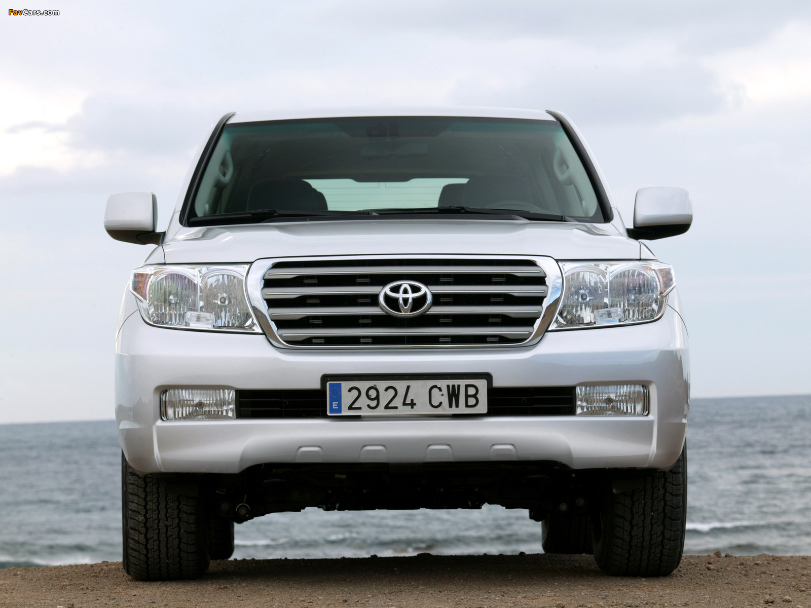 Images of Toyota Land Cruiser 200 (UZJ200) 2007–12 (1600 x 1200)