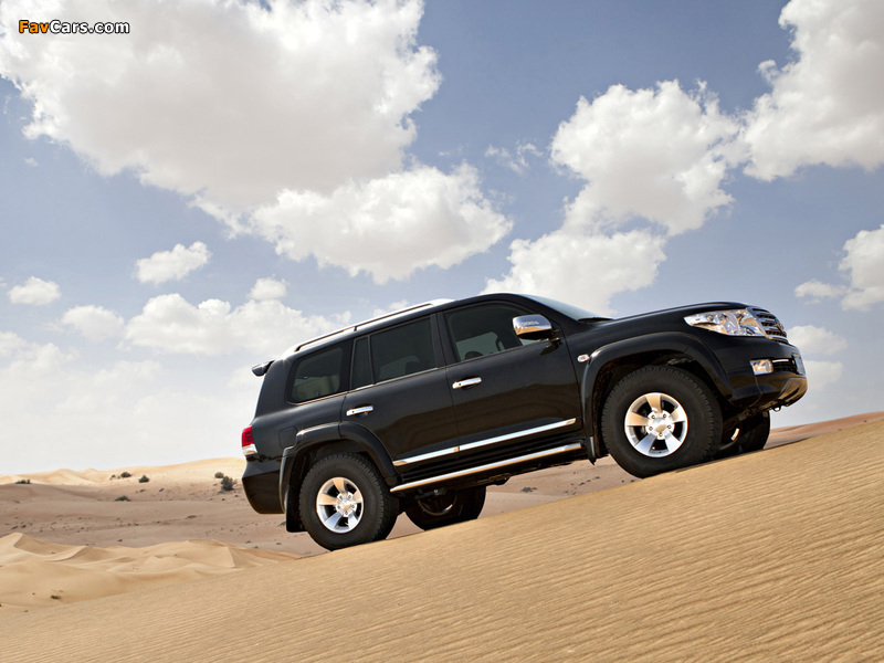 Images of Arctic Trucks Toyota Land Cruiser Xtreme AT35 (URJ200) 2010 (800 x 600)