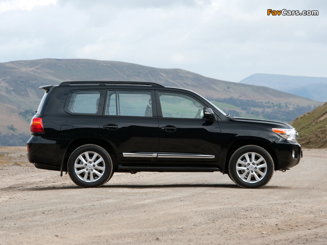 Images of Toyota Land Cruiser V8 UK-spec (VDJ200) 2012 (640 x 480)