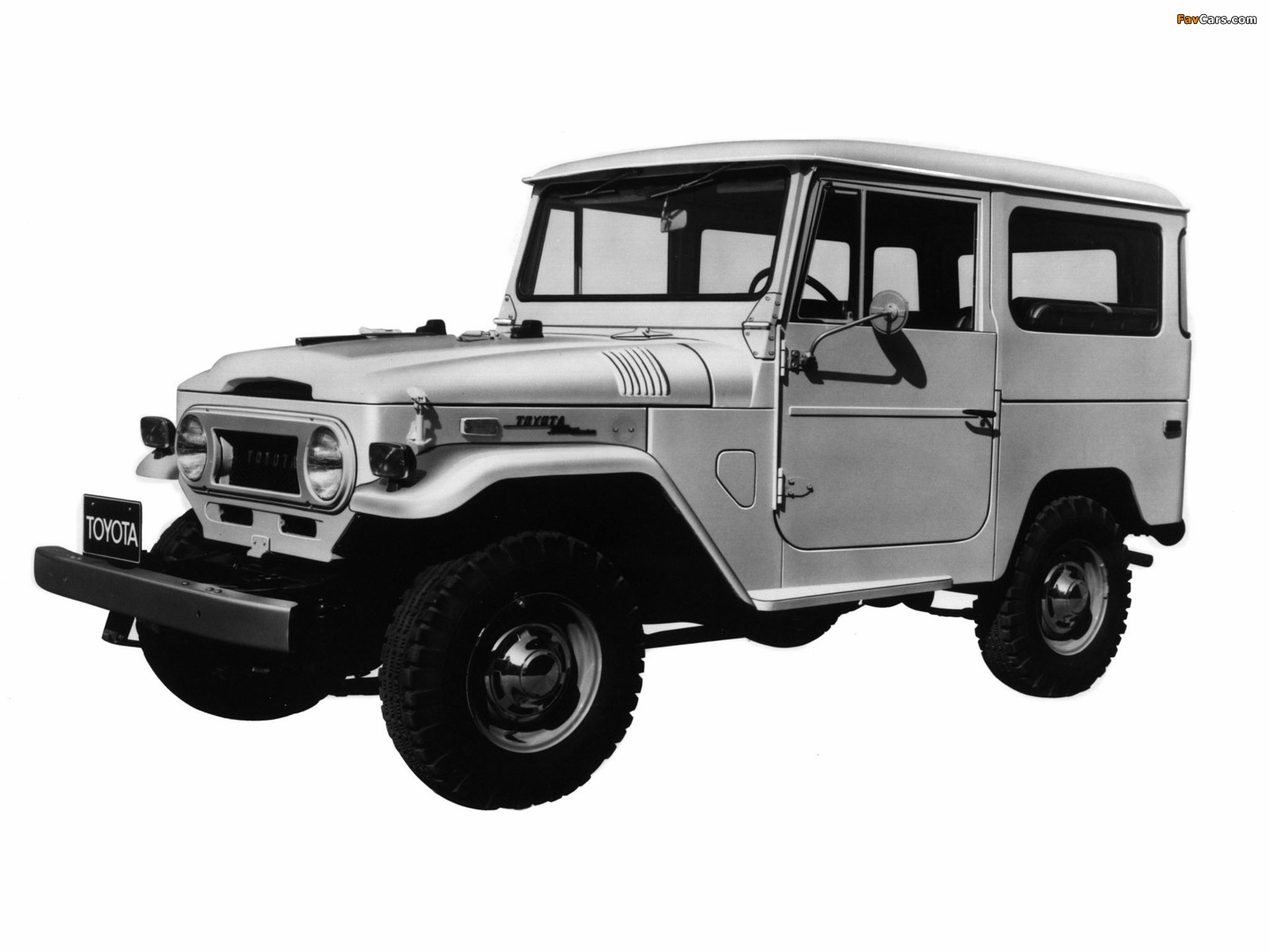 Photos of Toyota Land Cruiser (FJ40VL) 1961–73 (1600 x 1200)