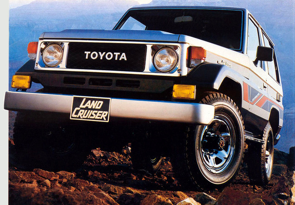 Photos of Toyota Land Cruiser (BJ70V) 1984–90