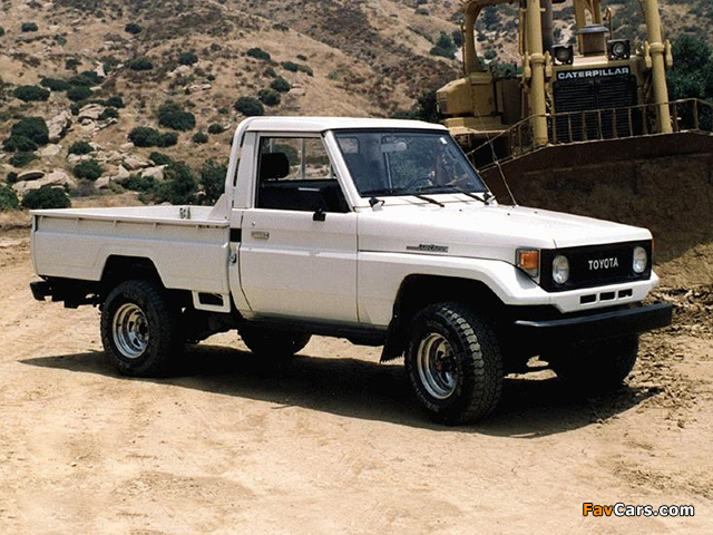 Photos of Toyota Land Cruiser Pickup (J79) 1984–90 (640 x 480)