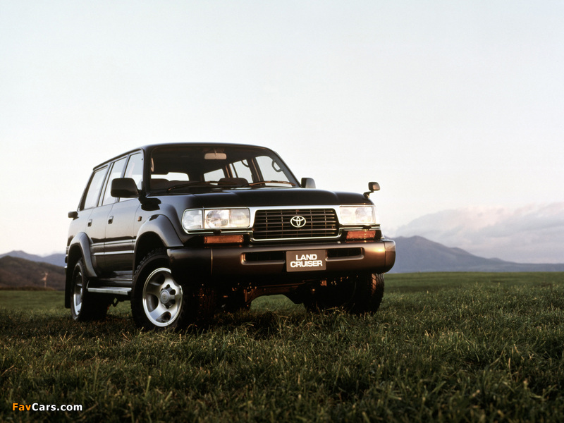 Photos of Toyota Land Cruiser 80 VAN VX-Limited JP-spec (HZ81V) 1995–97 (800 x 600)