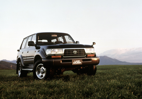 Photos of Toyota Land Cruiser 80 VAN VX-Limited JP-spec (HZ81V) 1995–97
