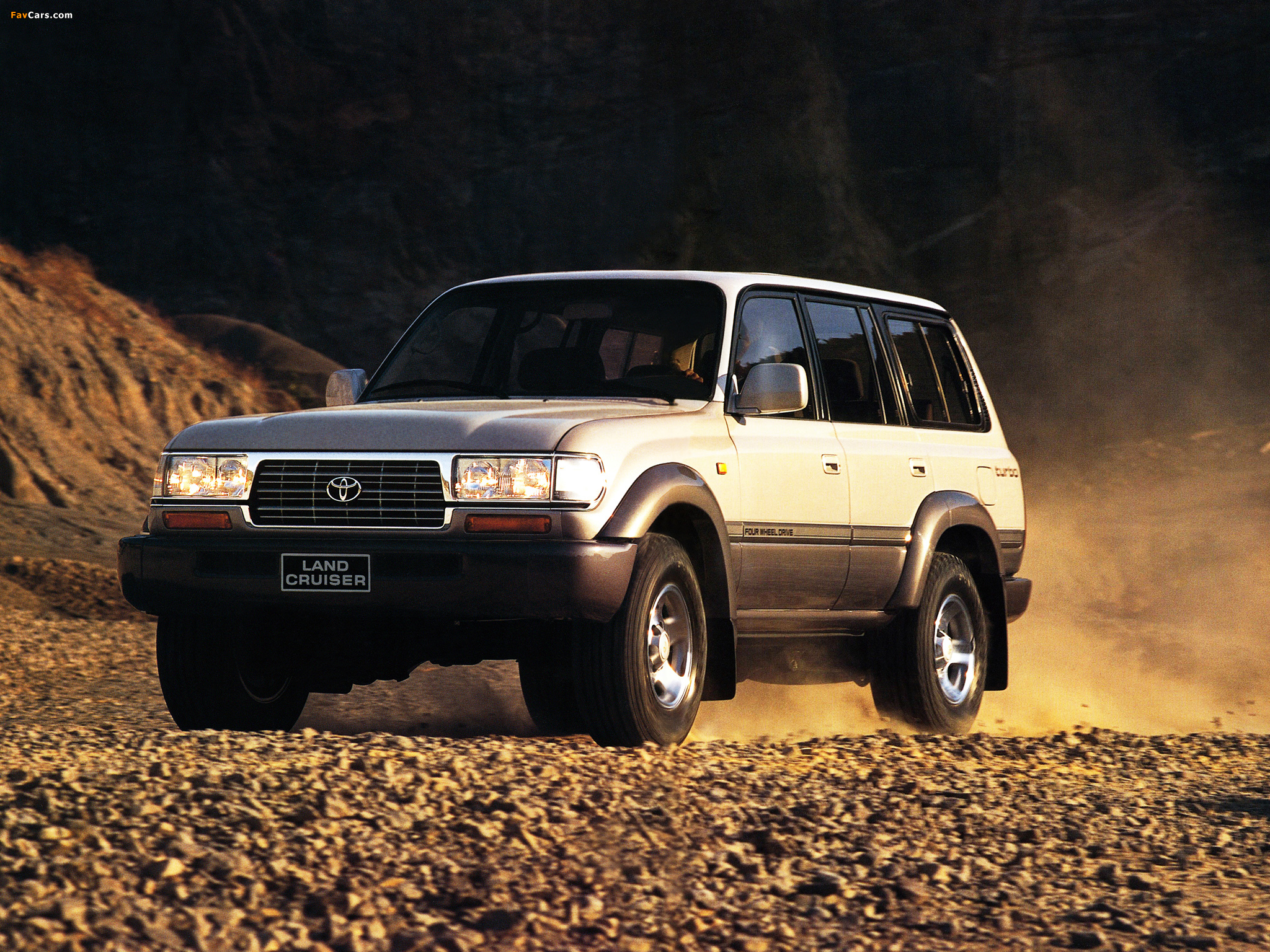 Photos of Toyota Land Cruiser 80 VX (HZ81V) 1995–97 (2048 x 1536)
