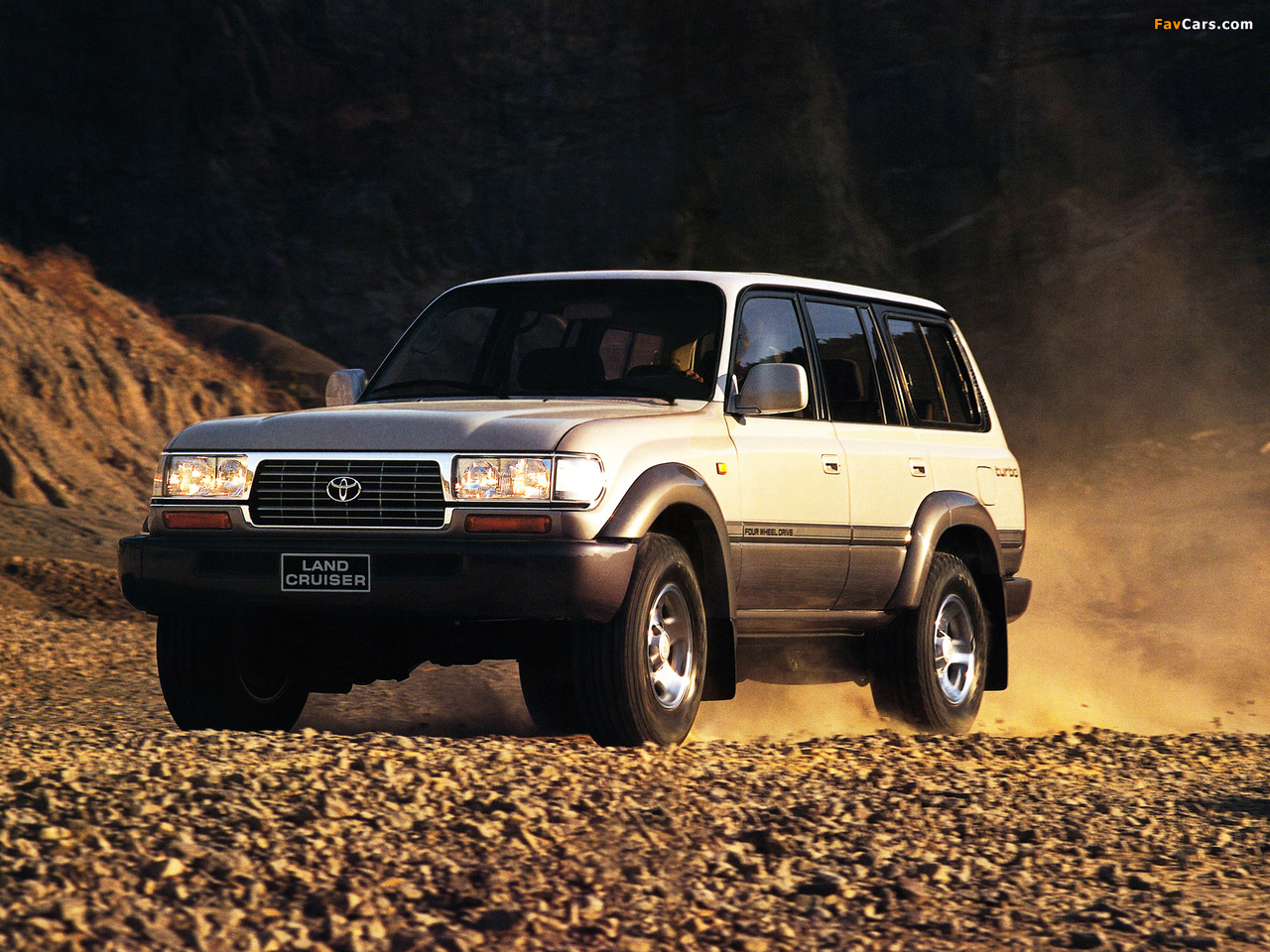 Photos of Toyota Land Cruiser 80 VX (HZ81V) 1995–97 (1280 x 960)