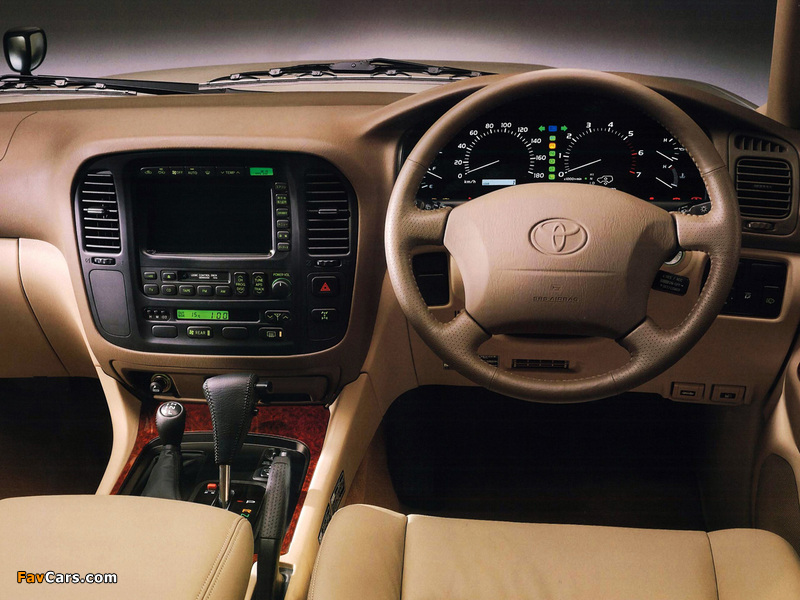 Photos of Toyota Land Cruiser 100 Wagon VX Limited G-Selection JP-spec (UZJ100W) 1998–2002 (800 x 600)