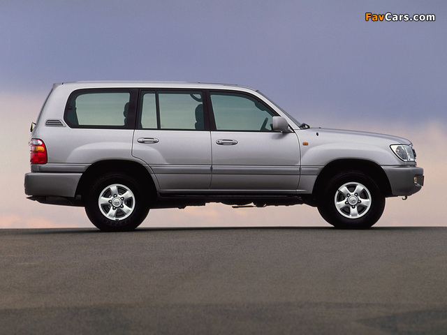 Photos of Toyota Land Cruiser 100 VX (J100-101) 1998–2002 (640 x 480)